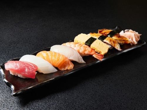 職人が一貫一貫、丁寧に握る寿司【おきまり　1320円(税込)～】その味わいと美しさで多くのお客様に好評