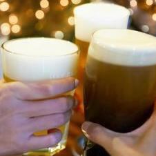 クラフトビールやワイン!100種を超える豊富なドリンク