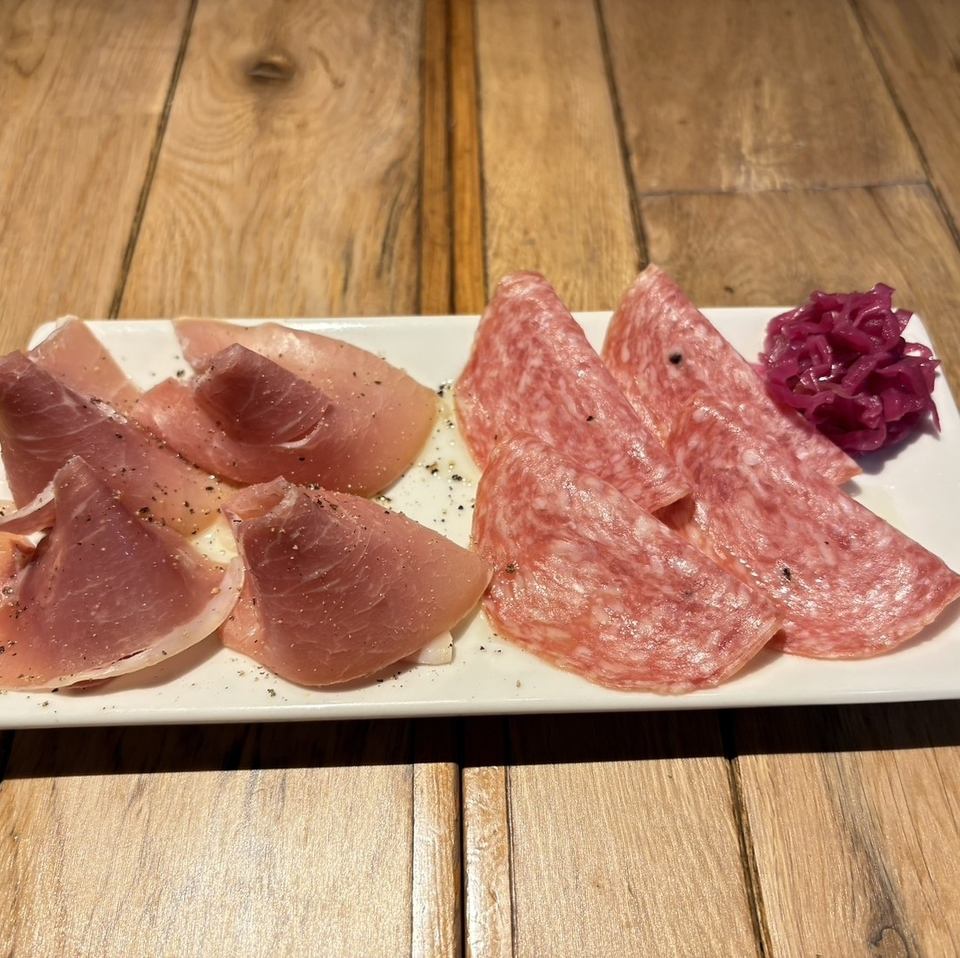 上質な料理と共に昼飲みをお楽しみいただけます。