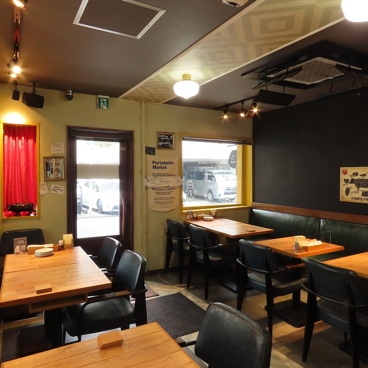 ランチは全て飲み放題付き、ディナーも1280円でお付けできます。