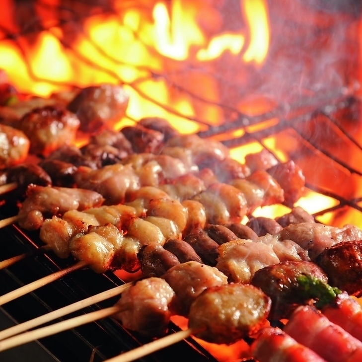 焼き鳥が大人気◎炭火で豪快に『炭火焼鳥』