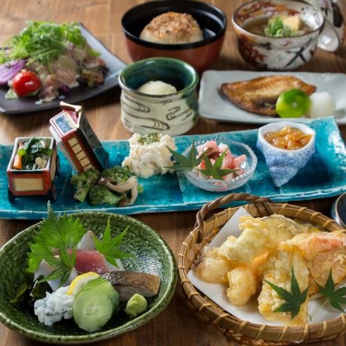 【各種コース料理ご用意しております◎】旬の食材をふんだんに使用したコース料理です♪