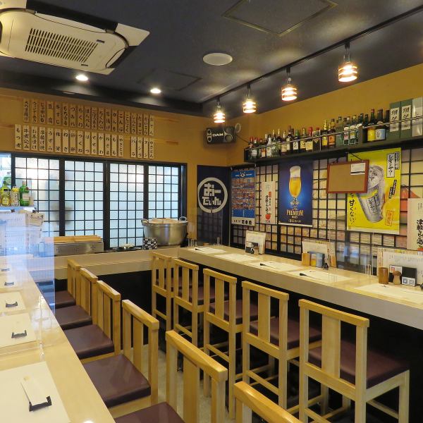 [讓您停下來的氣氛]乾淨的日本空間可以治愈您的日常疲勞。在總共11個座位的櫃檯，您可以享受浸泡的關東煮和新鮮的國產雞肉烤雞肉串♪