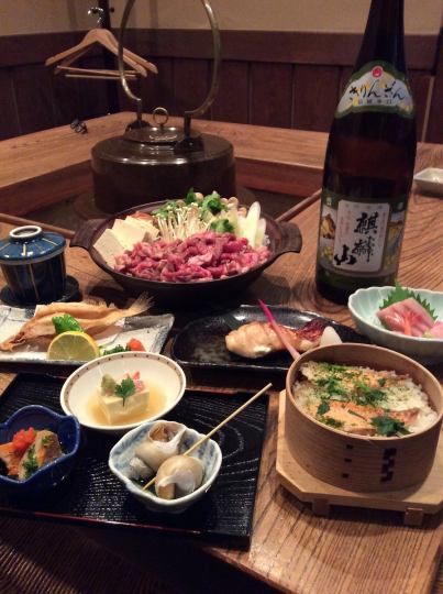 [Sukiyaki course] 7 dishes including "Inakaya's special sukiyaki pot of domestic beef" 2 hours all-you-can-drink 5,000 yen