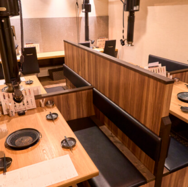 [1樓] 我們有4張桌子，可供2至4人使用。