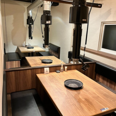 [2樓] 我們有3張桌子，可供2至4人使用。