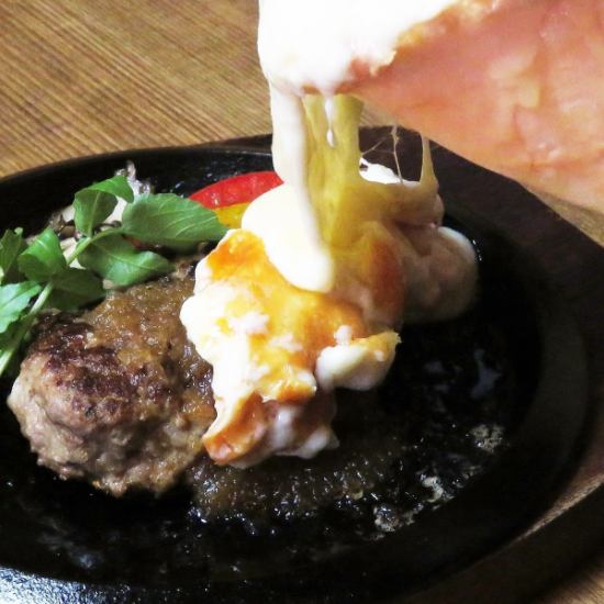 A bar near Himeji Station where you can enjoy meat, cheese and wine.It's perfect for girls' nights, dates, birthdays, and more.