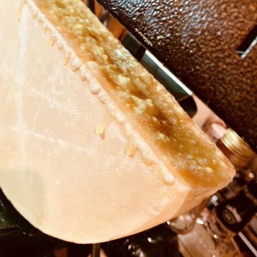 기간 한정 타지마 소 스테이크 + 라클렛 치즈 세트가 최대 900 엔 OFF!