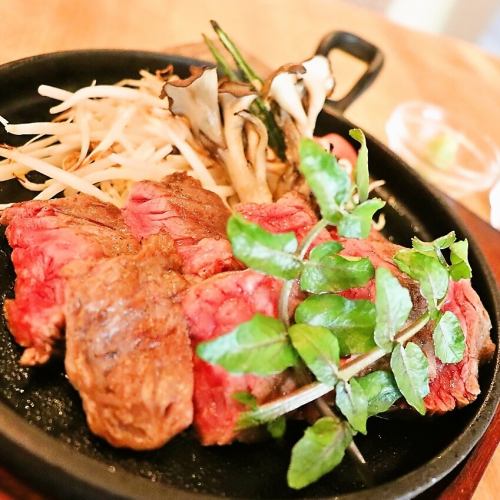 TSUMUGIYA's most popular menu item! "Mature Tajima Beef Steak"