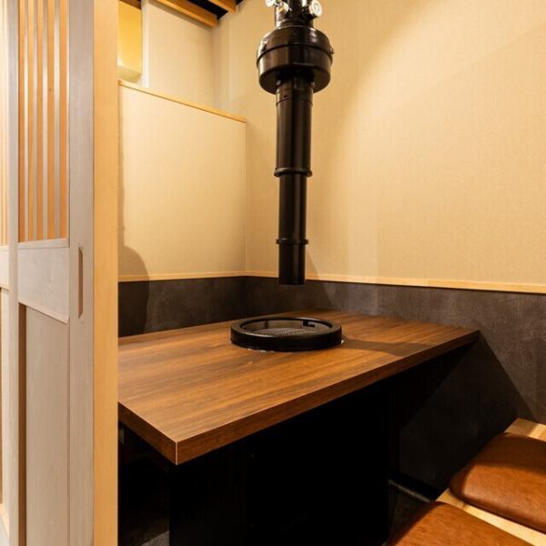 ご宴会ならぜひ韓日館にお任せください！完全個室が2～4名様までのお部屋と5～6名様までのお部屋がございます。デートやご家族とのご会食、会社宴会、接待などシーンに合わせた個室を多数完備しております。おかげさまで週末を中心に、多数のご予約をいただいております。ご予約はお早めに。