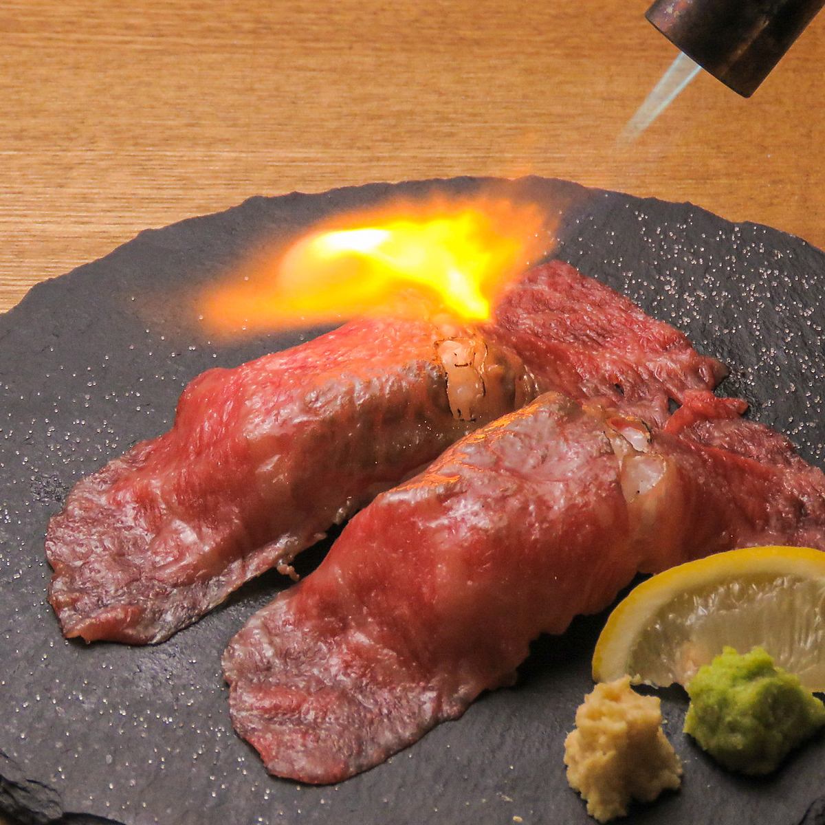 大人気の肉寿司は絶対にお召し上がり頂きたい逸品♪1貫390円～