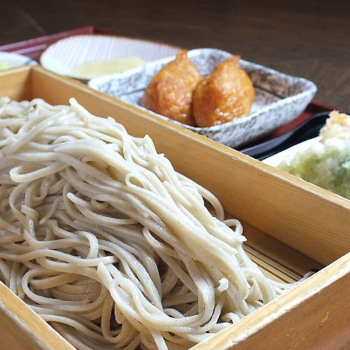 Daizen set meal (soba, inari, tempura (small))