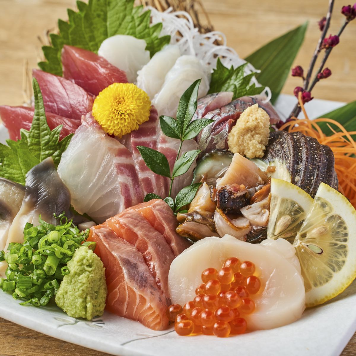 We have a large selection of freshly caught fish and special items that go well with alcohol ◎