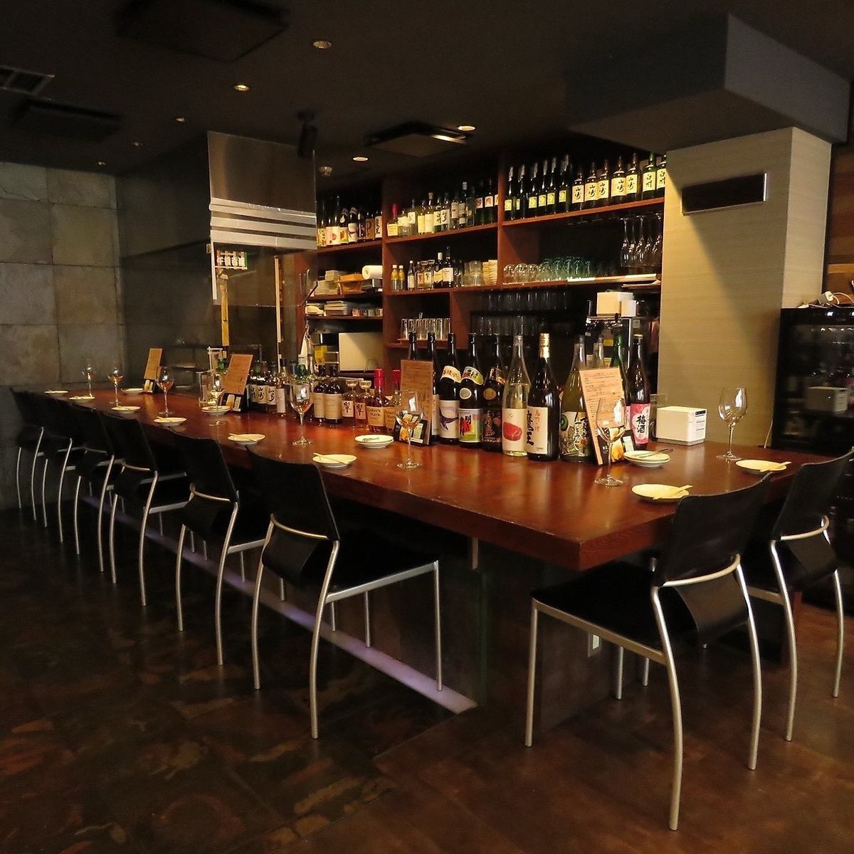 美味しいお肉を一番の焼き加減で提供、自然と会話がはずみます。