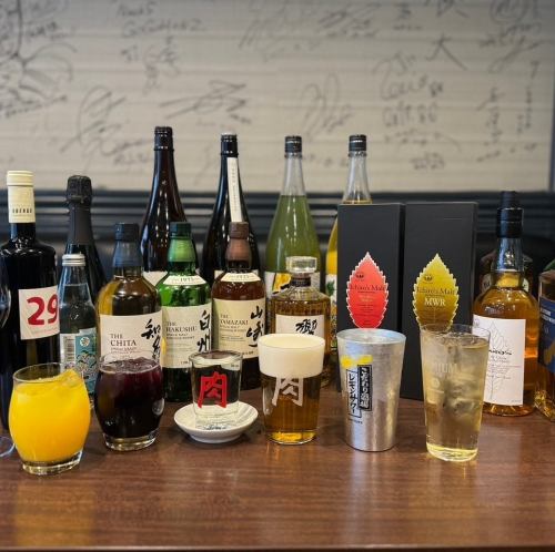 We offer draft beer, sake, shochu, and other drinks to go with your meal.