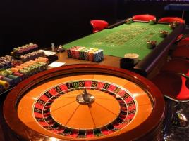 We have table seats where you can enjoy card games and roulette.