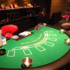 ポーカーができるゲーム台は全5席です。