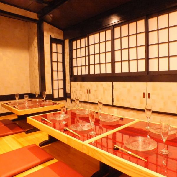 The tatami room, which can seat up to 8 people, is ideal for small and medium-sized banquets and entertaining guests.Please use Santo for seasonal banquets such as company banquets, launches, and celebrations.Please feel free to contact us about your budget, seats, etc.
