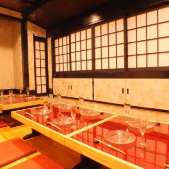 We also have a tatami mat that is perfect for small and medium-sized banquets! It can accommodate up to 12 people.Please use it for various banquets in a Japanese × modern private space ♪ It is also perfect for year-end parties, new year parties, welcome and farewell parties, alumni parties.