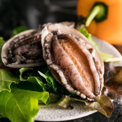 ◆ A shop where you can fully enjoy live abalone and seasonal fresh fish