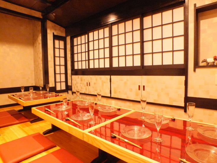 個室貸切は最大10名様、2名様からご利用可。接待や顔合わせに。