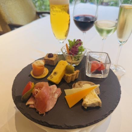 【僅限平日】歡樂時光套餐 17:00 - 19:00
