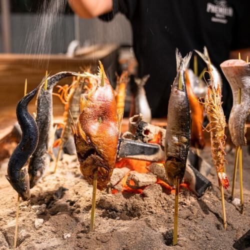 炉端焼きをじっくり味わう贅沢な時間