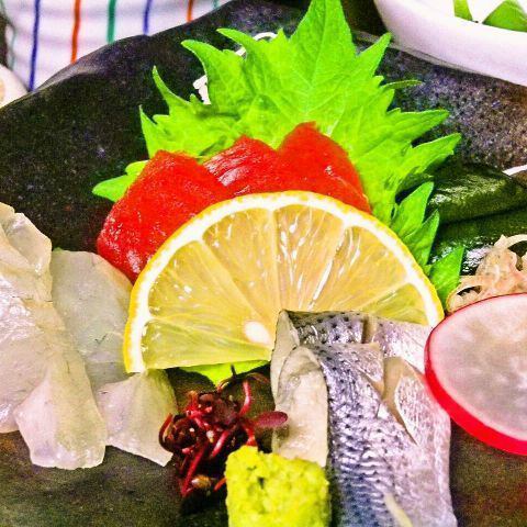 Three kinds of luxury sashimi (seasonal casual course)