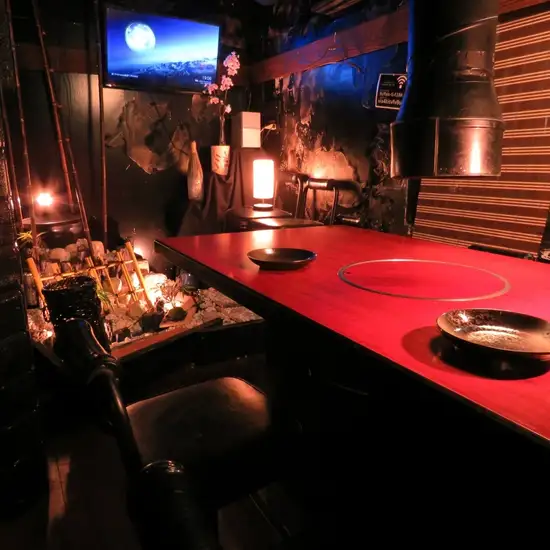 和モダンな店内は最大7名様迄の個室をご用意!!個室はお早めに!!