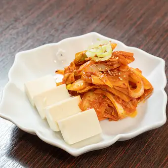 Tofu and pork kimchi (dubu kimchi)