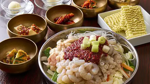 A hearty Nakgopse hot pot course! Includes all-you-can-drink!