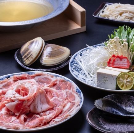New [Yanbaru black pork Agu bara and white pork Agu shoulder loin] Salt shabu-shabu with clams and Miyakojima snow salt