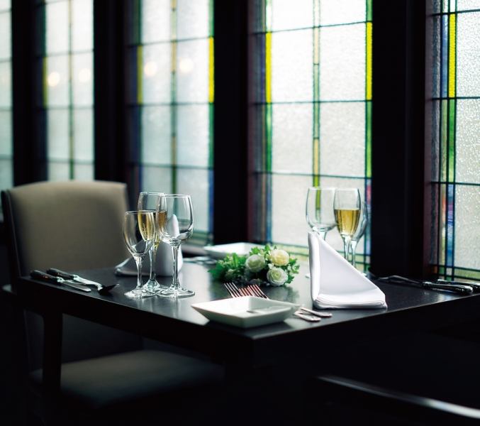 [從山科站步行1分鐘] 本店距山科站步行1分鐘，因此您可以在不同時間使用它。當然，使用Hotel Sanraku 的客人也只能使用高級餐廳。請在使用彩色玻璃的精緻空間享用美味的酒店午餐或京都懷石料理自助餐（早餐）。