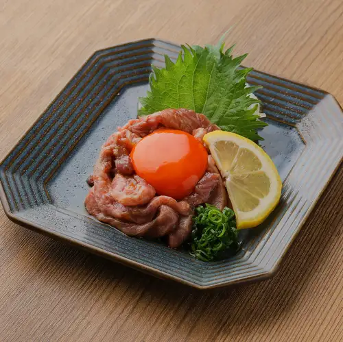 トロ牛タンユッケ