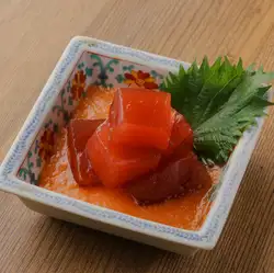漬け本マグロ　明太トロロ掛け