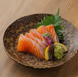 サーモンお造り