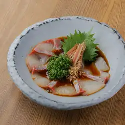 薬味たっぷりゴマカンパチ