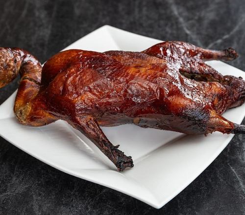 【熟練の技が光る!本格北京ダックを堪能】家鴨の皮料理北京風(北京ダック)半羽