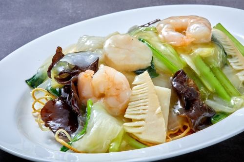 海鮮炒麵佐濃醬