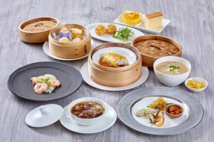 自2026年1月起,限午餐【盡享點心★】8道點心套餐,3800日圓(含稅和服務費)