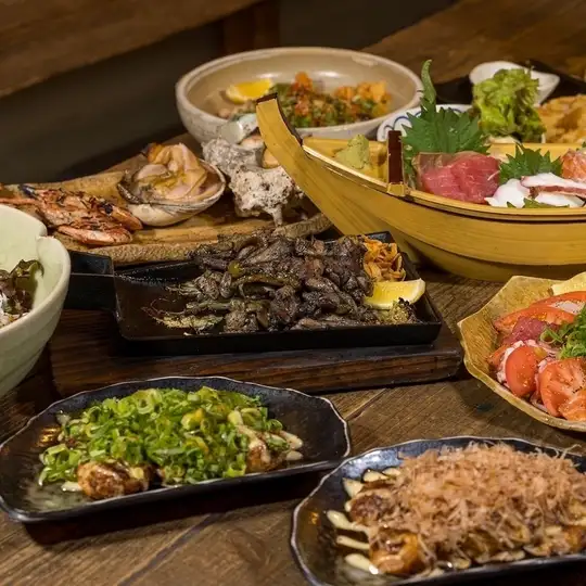 [Manka Satisfaction Course] 8 dishes including mixed grilled dishes and sashimi platter ☆ 120 minutes of all-you-can-drink included