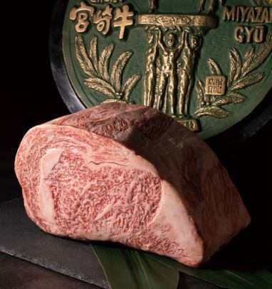 [Carefully selected Miyazaki beef, the best in Japan] Received the Prime Minister's Award three times in a row (first in history) at the Wagyu tournament held once every five years!