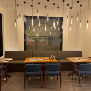 2名掛けテーブルはデートやご友人とのお食事にぴったりです◎