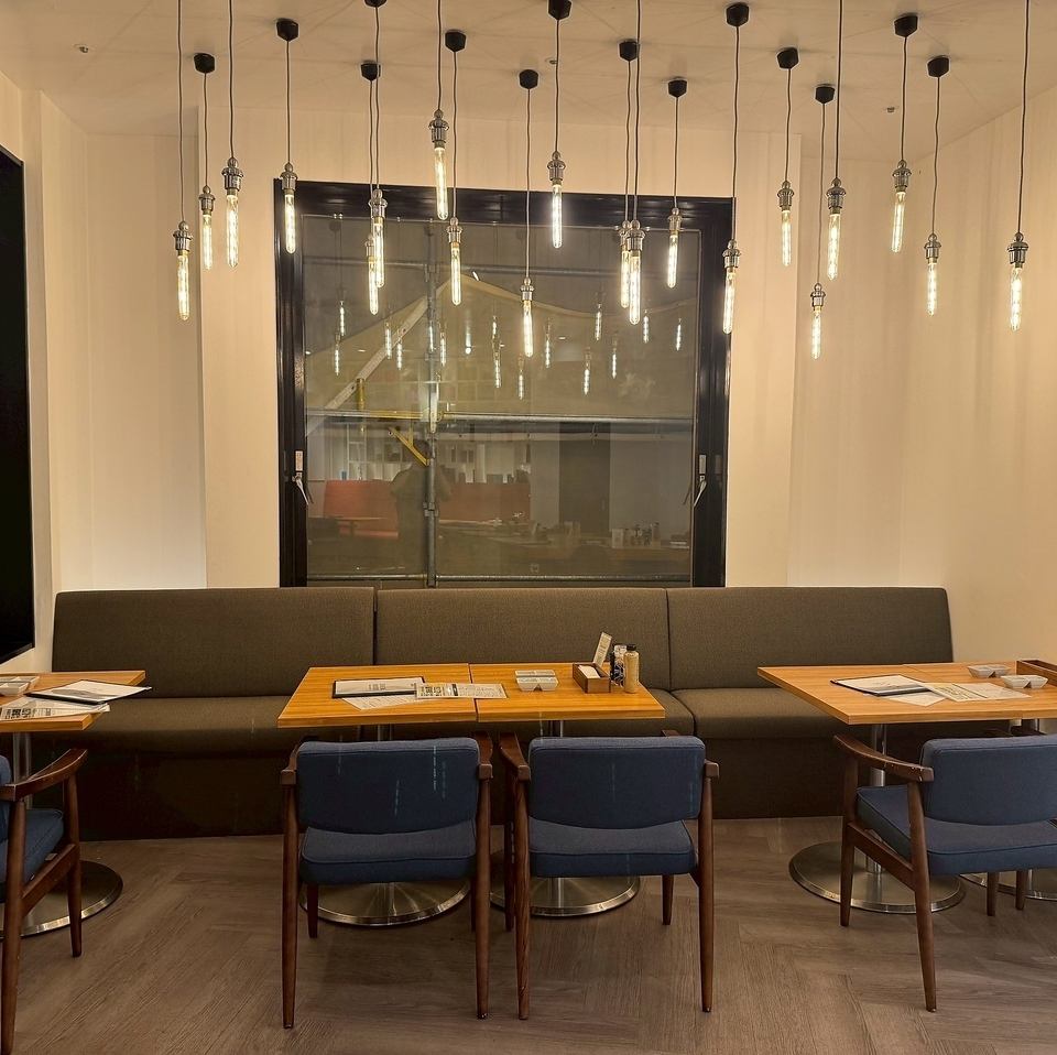 内装がおしゃれでゆっくりとお食事をお楽しみいただけます☆