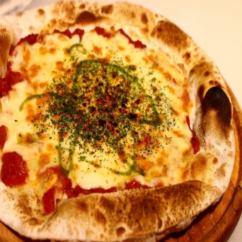 自家製手ごねＰＩＺＺＡは薄い生地のローマ風☆