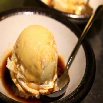 Coffee liqueur affogato