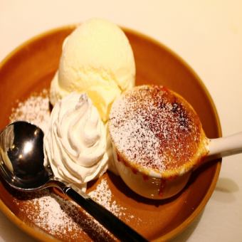 スウィートポテトブリュレのバニラアイス添え 