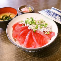 まぐろ丼