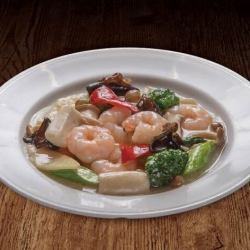 Stir-fried shrimp and seasonal vegetables