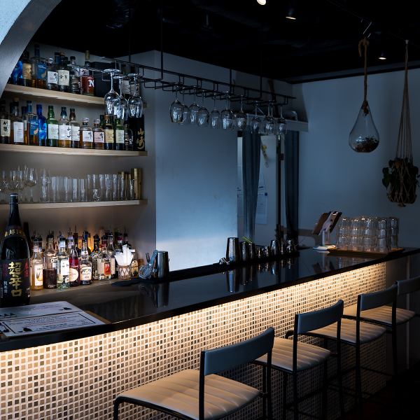 【蔬菜料理 OKI 四條】位於「IMU HOTEL KYOTO」1樓，交通便利，距離京都市四條站步行5分鐘。歡迎您來「蔬菜料理 OKI 四條」盡情享受大自然的恩賜。